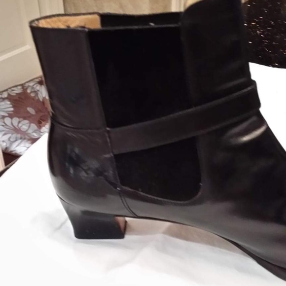 Authentic Ferragamo Black Leather Boots Size 9AAA - Picture 2 of 3
